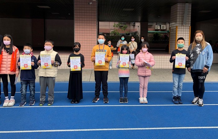 111學年上學期第十八週兒童朝會頒獎圖片